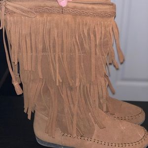 Fringe boots